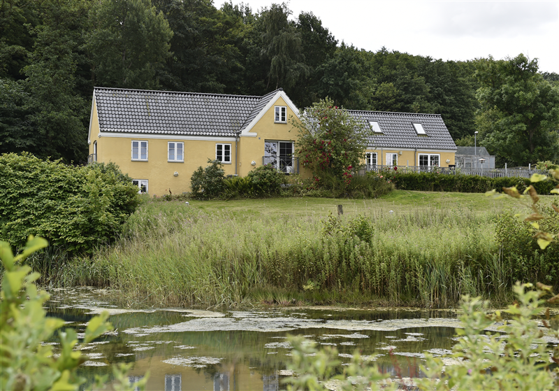 Svend Balle, der boede i huset, da Jørgen Bak Rasmussen købte det, og som havde været chauffør på Blaakilde Mølle, viste Jørgen kilden, Blåkilde.